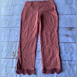 Cato Mauve Lace Trim MidRise Cropped Pants Size 2